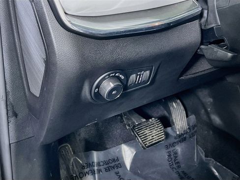 Used 2022 Jeep Compass Limited w/ Sun and Sound Group AWD/4WD image 10