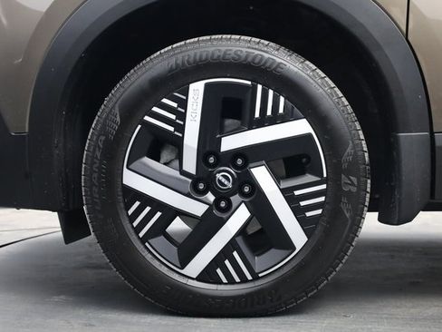 Used 2025 Nissan Kicks SV image 8