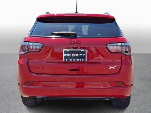 Used 2023 Jeep Compass Limited AWD/4WD image 5