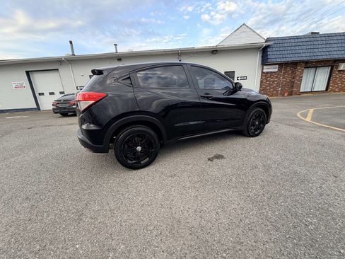 Used 2019 Honda HR-V LX image 38