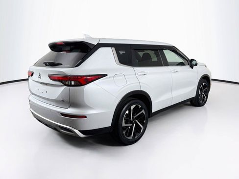 Used 2024 Mitsubishi Outlander SE AWD/4WD image 11