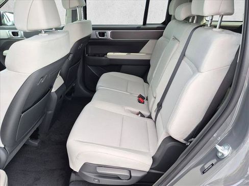 Used 2025 Hyundai Santa Fe SE FWD image 17