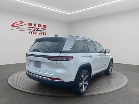 Used 2022 Jeep Grand Cherokee Limited 4xe w/ Luxury Tech Group II AWD/4WD image 10