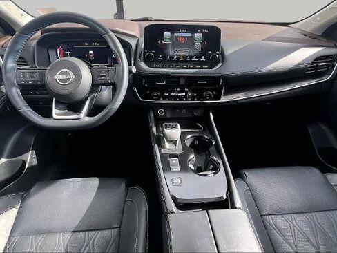 Certified 2023 Nissan Rogue Platinum w/ Platinum Premium Package FWD image 16