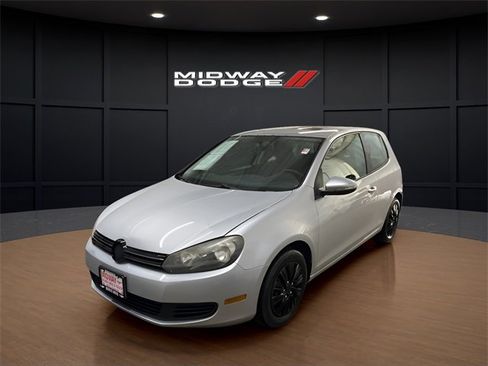Used 2010 Volkswagen Golf 2-Door image 2