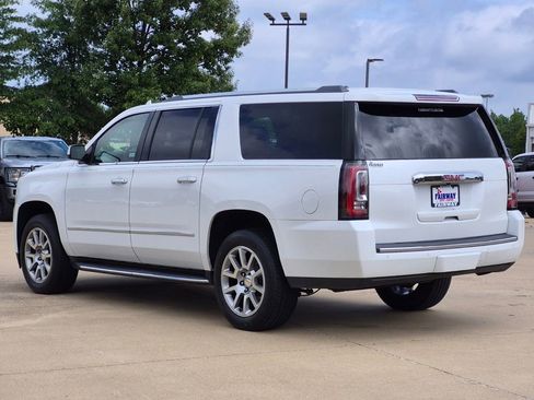 Used 2017 GMC Yukon XL Denali RWD image 4