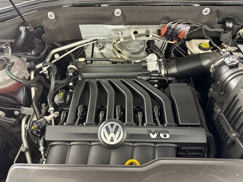 Used 2022 Volkswagen Atlas Cross Sport SEL Premium R-Line image 37