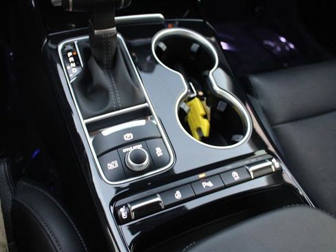 Used 2019 Kia Stinger Premium image 20