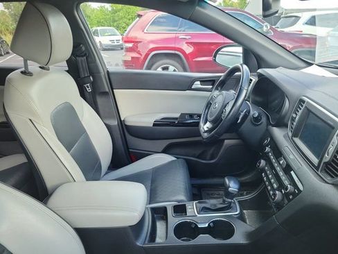 Used 2018 Kia Sportage EX w/ EX Sport Appearance Package FWD image 3