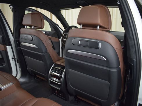 Used 2026 BMW X7 M60i AWD/4WD image 21