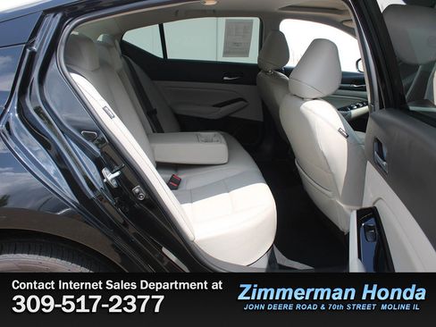 Used 2023 Nissan Altima 2.5 SL AWD/4WD image 7