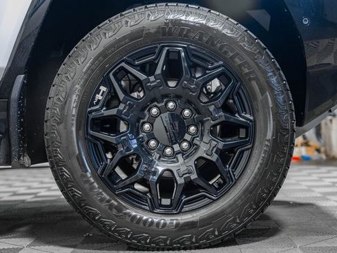 Used 2024 GMC Hummer EV 2X image 22