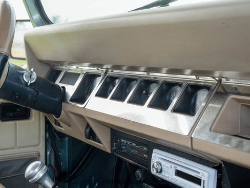 Used 1989 Jeep Wrangler Sahara AWD/4WD image 23