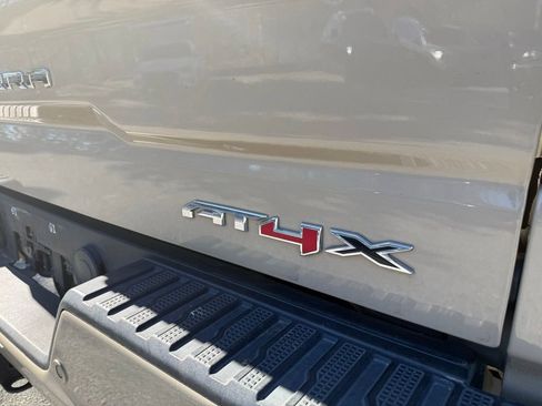 Used 2022 GMC Sierra 1500 AT4X image 12