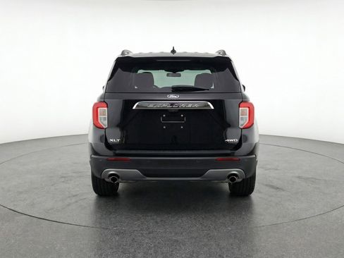 Used 2024 Ford Explorer XLT w/ Equipment Group 202A RWD image 7