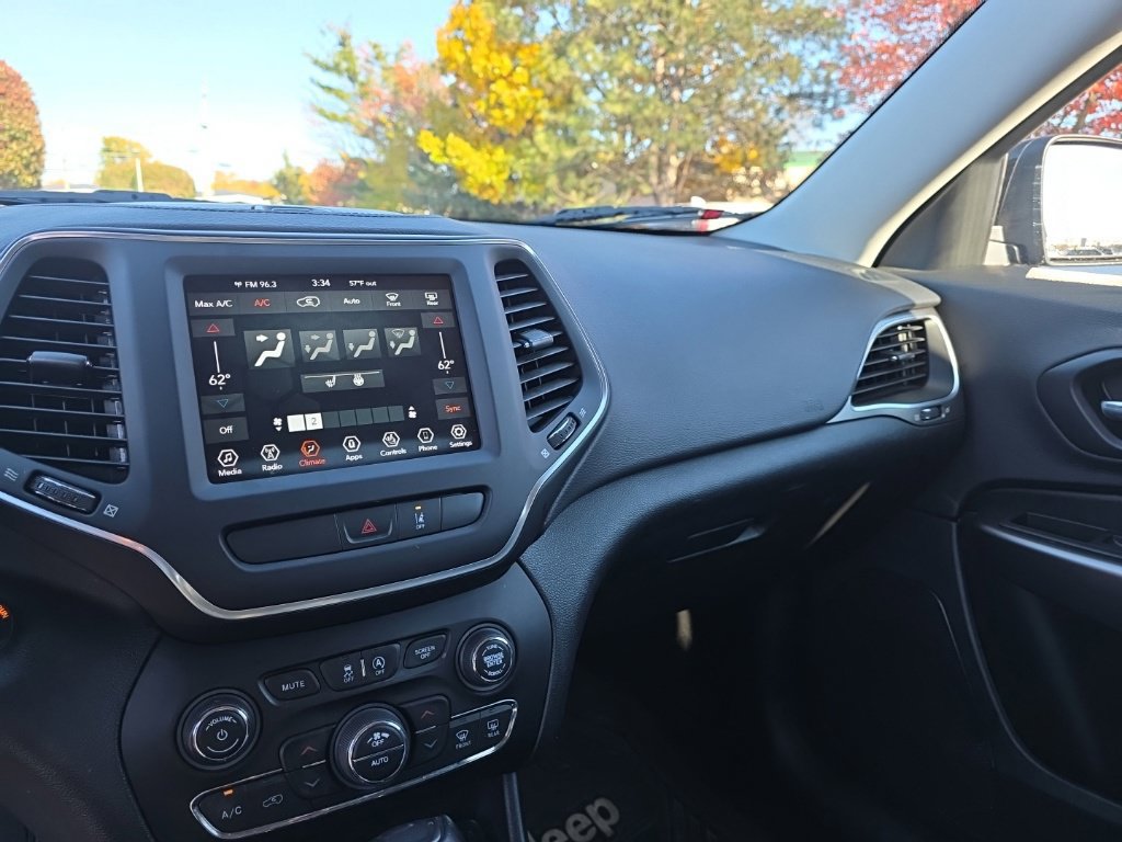 Used 2022 Jeep Cherokee Latitude Lux AWD/4WD image 22