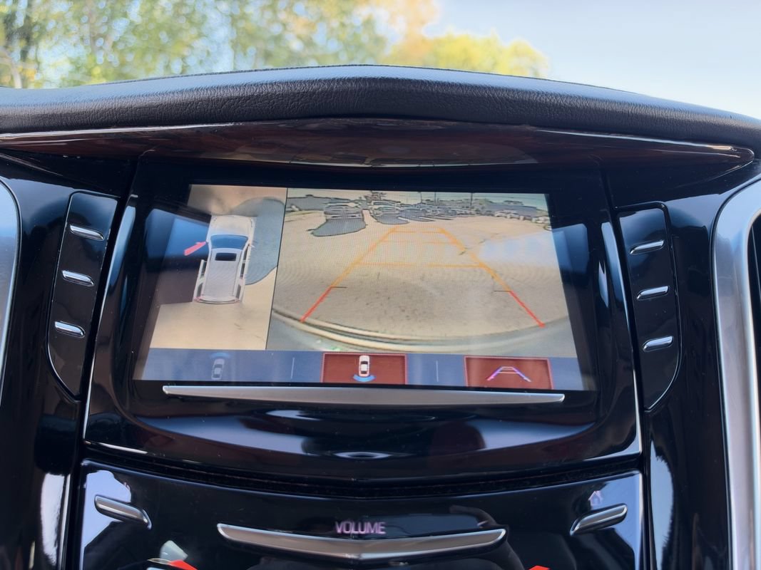 Used 2019 Cadillac Escalade Luxury AWD/4WD image 23