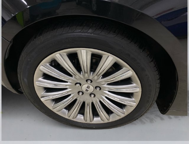 Used 2015 Lincoln MKS AWD w/ Equipment Group 101A image 20