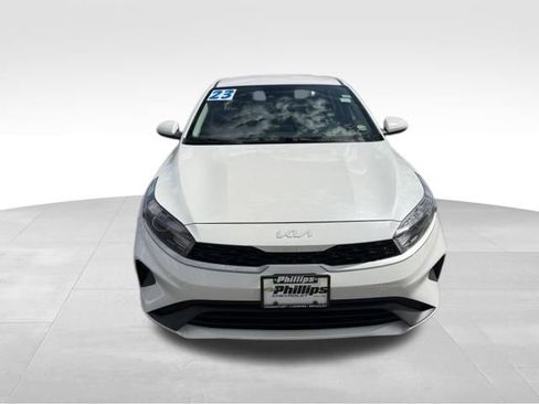 Used 2023 Kia Forte LXS FWD image 2