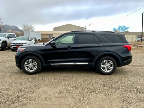 Used 2023 Ford Explorer XLT w/ Equipment Group 202A image 2