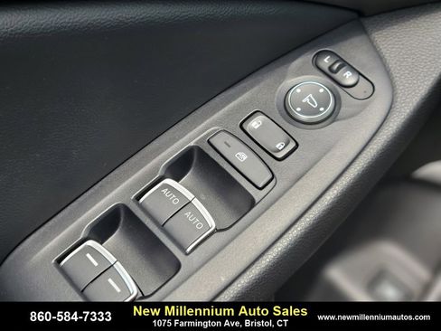 Used 2022 Honda Accord Sport image 17