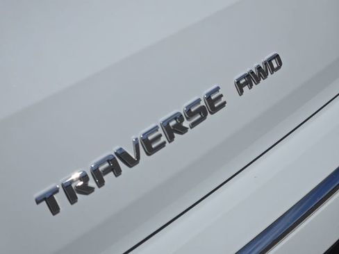 Used 2023 Chevrolet Traverse High Country image 12