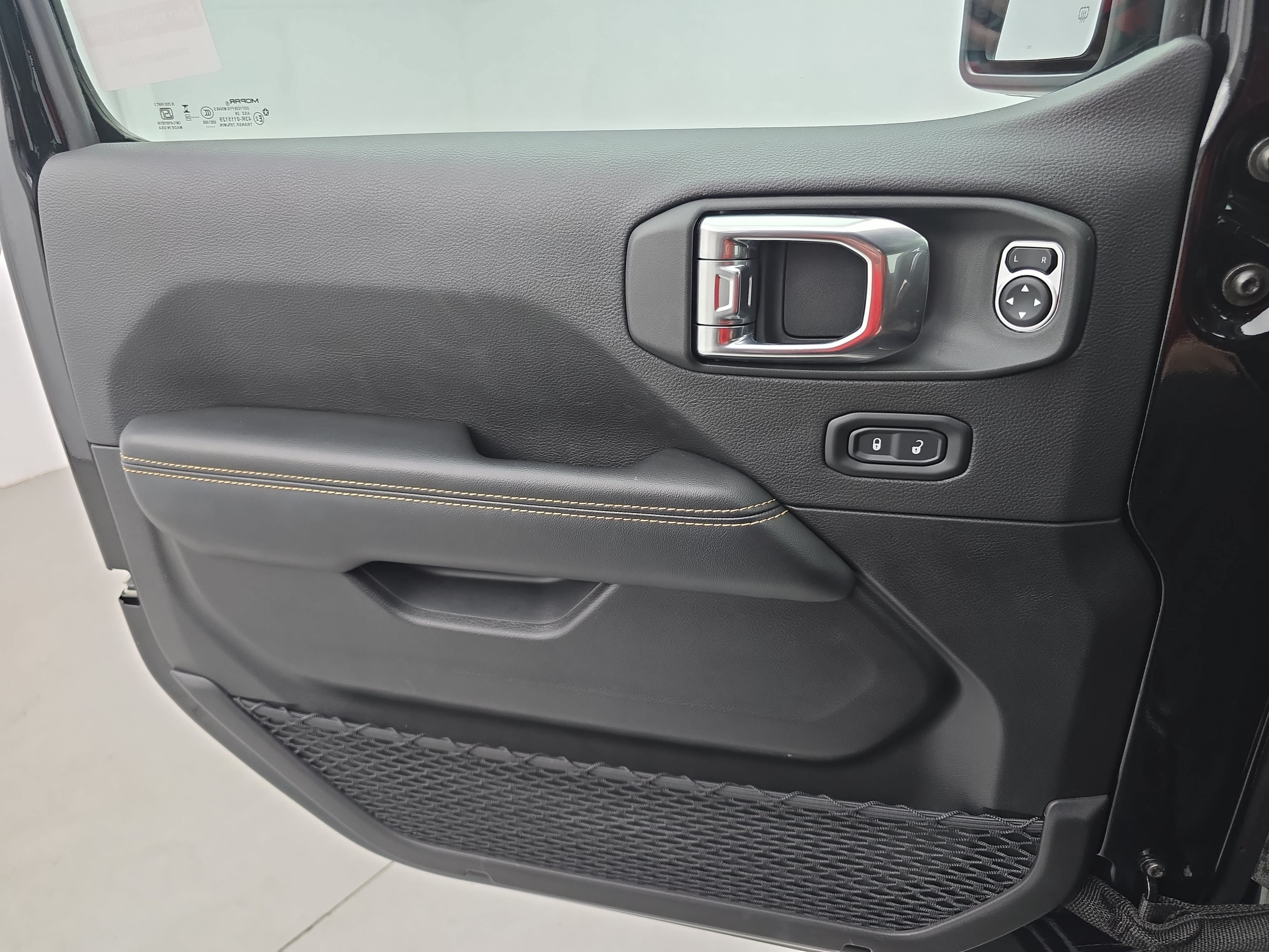 Used 2026 Jeep Wrangler Unlimited Sahara AWD/4WD image 27