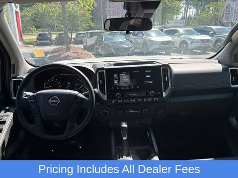 Certified 2025 Nissan Frontier SV AWD/4WD image 9