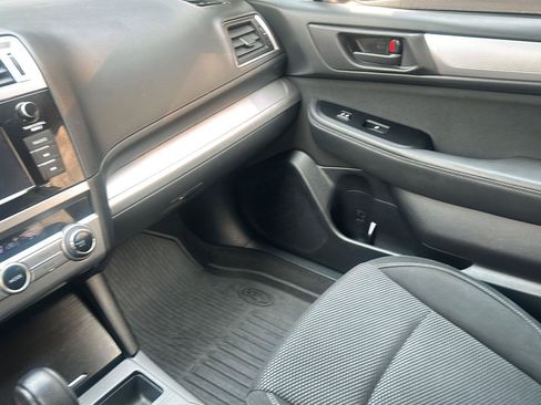 Used 2019 Subaru Outback 2.5i AWD/4WD image 36