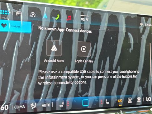 New 2025 Volkswagen Tiguan SE image 22