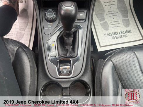 Used 2019 Jeep Cherokee Limited w/ Luxury Group AWD/4WD image 23