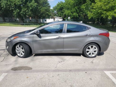 Used 2013 Hyundai Elantra Limited FWD image 3