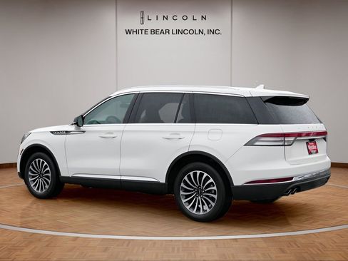 Used 2023 Lincoln Aviator AWD w/ Premium Package image 7
