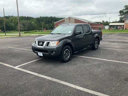 Used 2014 Nissan Frontier Desert Runner RWD image 16