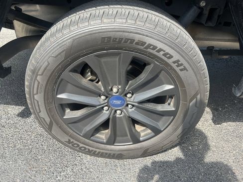 Used 2019 Ford F150 Lariat w/ Equipment Group 502A Luxury image 14