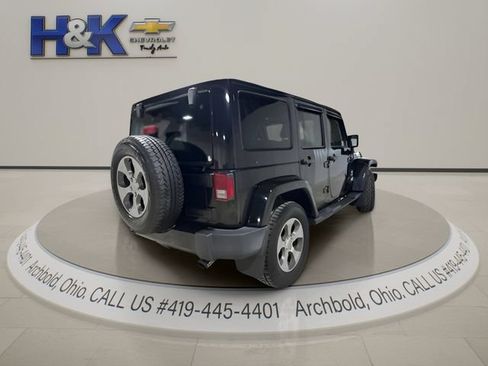 Used 2017 Jeep Wrangler Unlimited Sahara AWD/4WD image 2