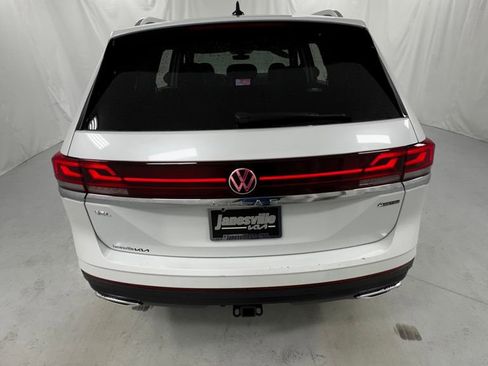 Used 2025 Volkswagen Atlas SEL AWD/4WD image 4