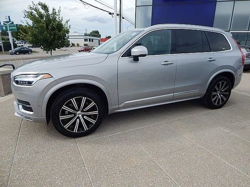 Certified 2025 Volvo XC90 B6 Plus image 11