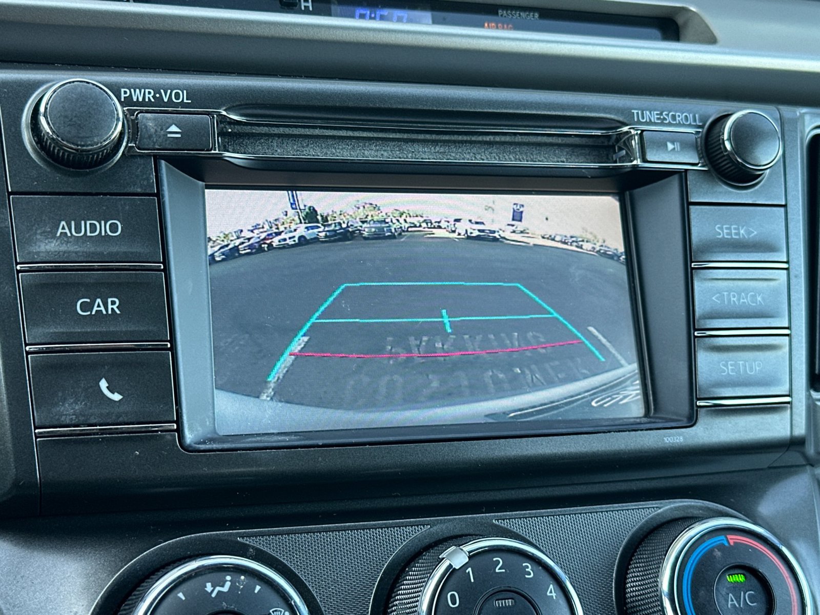 Used 2015 Toyota RAV4 LE FWD image 20