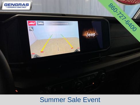Used 2024 Jeep Gladiator Rubicon AWD/4WD image 20