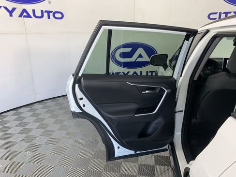 Used 2024 Toyota RAV4 XLE w/ Convenience Package FWD image 30