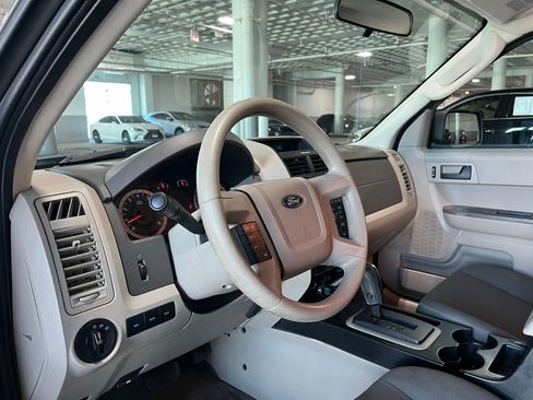 Used 2011 Ford Escape XLS w/ 101A Rapid Spec Order Code FWD image 15