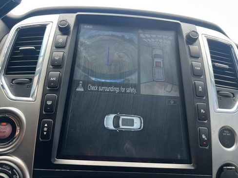 Used 2017 Nissan Titan PRO-4X w/ Pro-4x Convenience Package AWD/4WD image 9