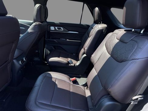 New 2026 Ford Explorer Platinum AWD/4WD image 5