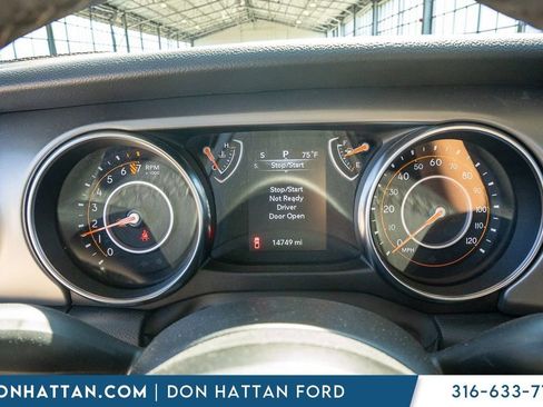 Used 2023 Jeep Gladiator Sport image 7