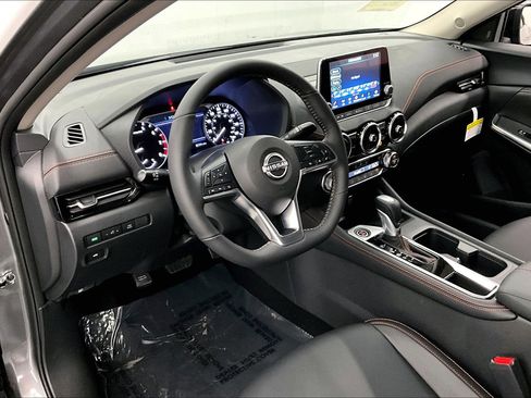 New 2025 Nissan Sentra SR w/ SR Premium Package FWD image 13