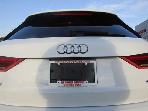 Used 2025 Audi Q3 2.0T Premium image 21