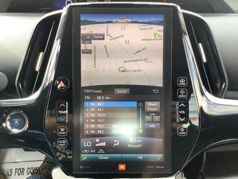 Used 2017 Toyota Prius Prime Advanced FWD image 24