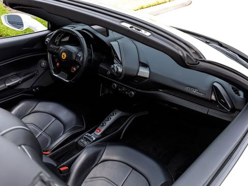 Used 2019 Ferrari 488 Spider RWD image 17