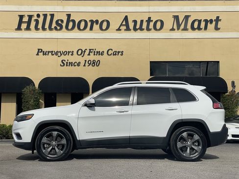 Used 2019 Jeep Cherokee Limited w/ Trailer Tow Group AWD/4WD image 3
